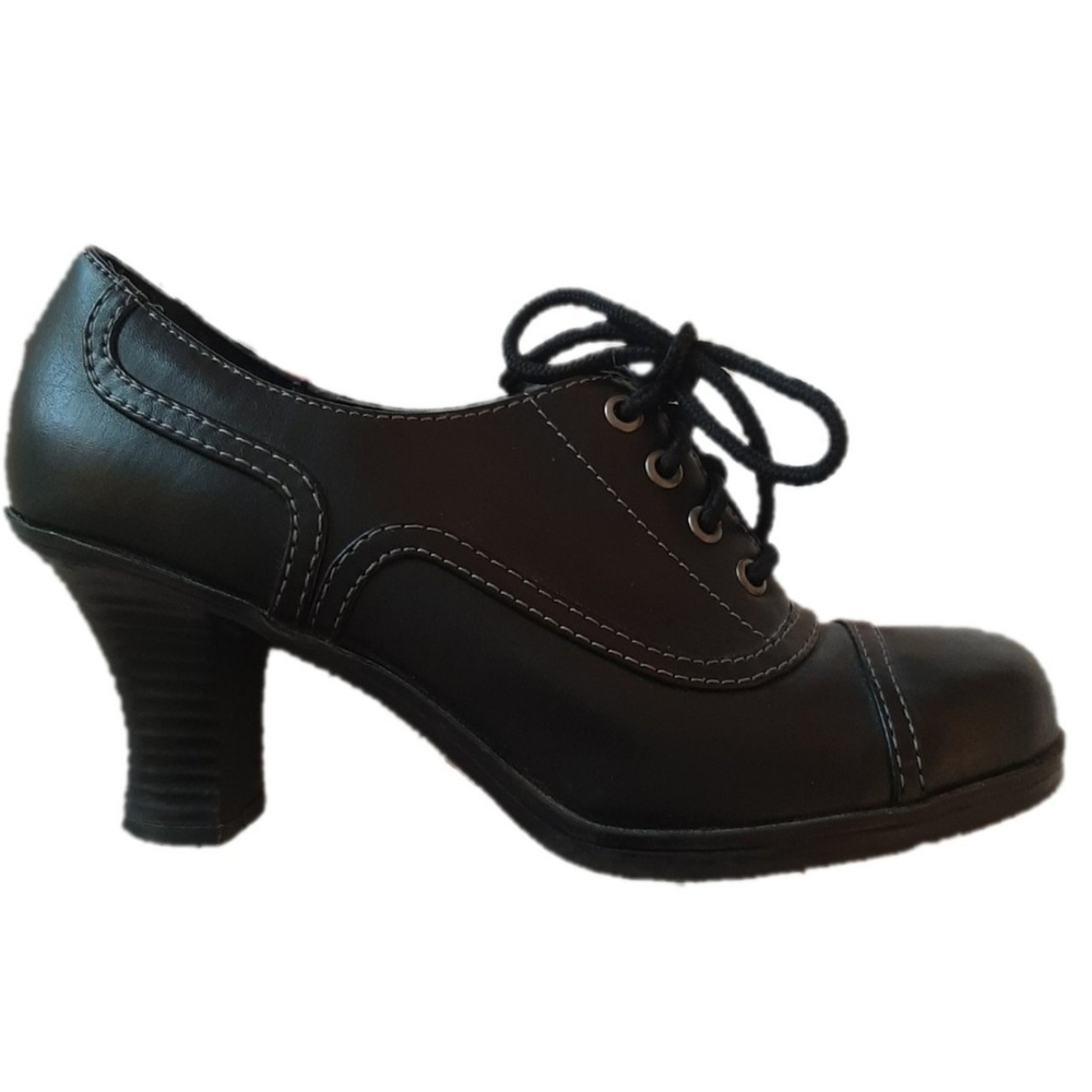 vintage witchy heels by Mudd